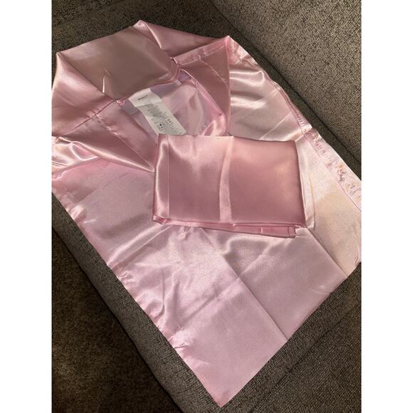 Bedsure 2 Pink Silk Pillowcases - Picture 3 of 5